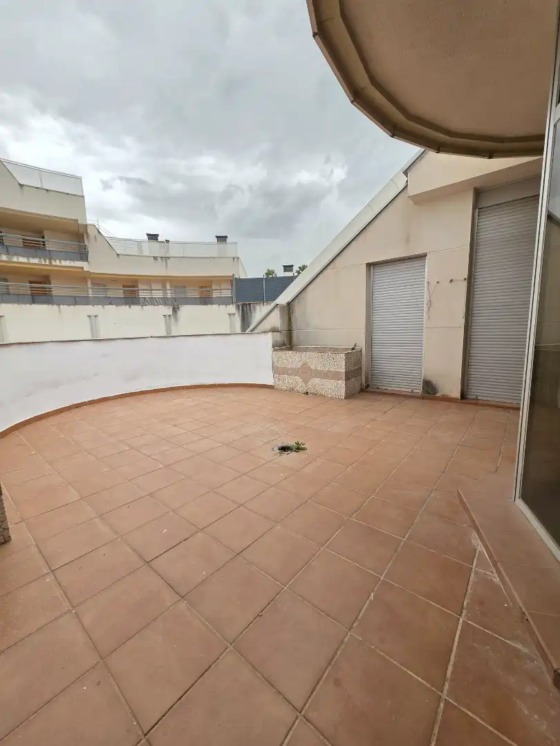 Terrassa de Pis en venda en Parla amb Terrassa, Traster i Piscina comunitària