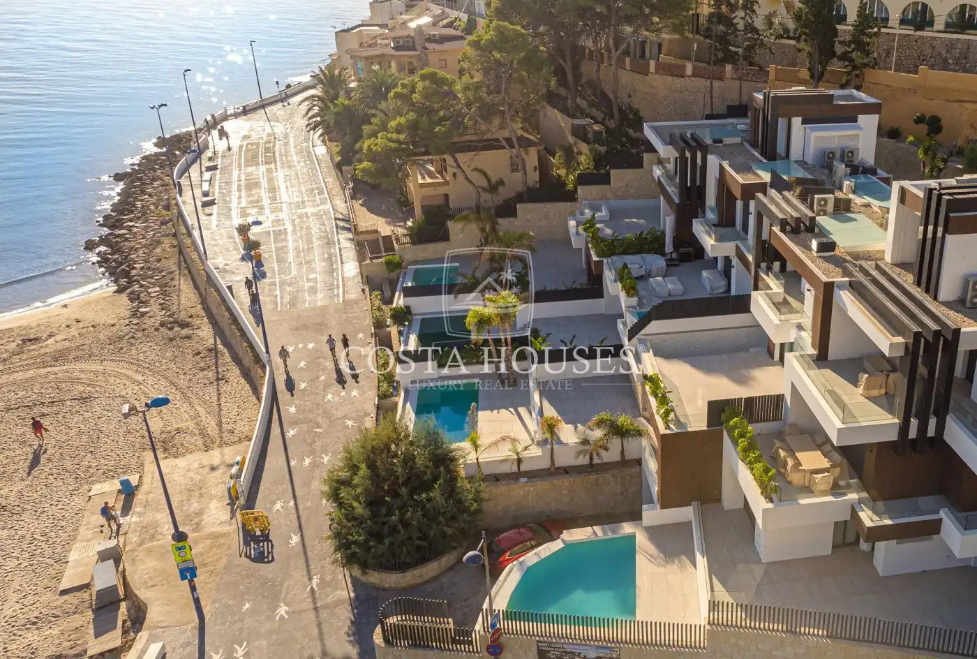 Vista exterior de Planta baja en venta en Benidorm con Aire acondicionado, Jardín privado y Terraza