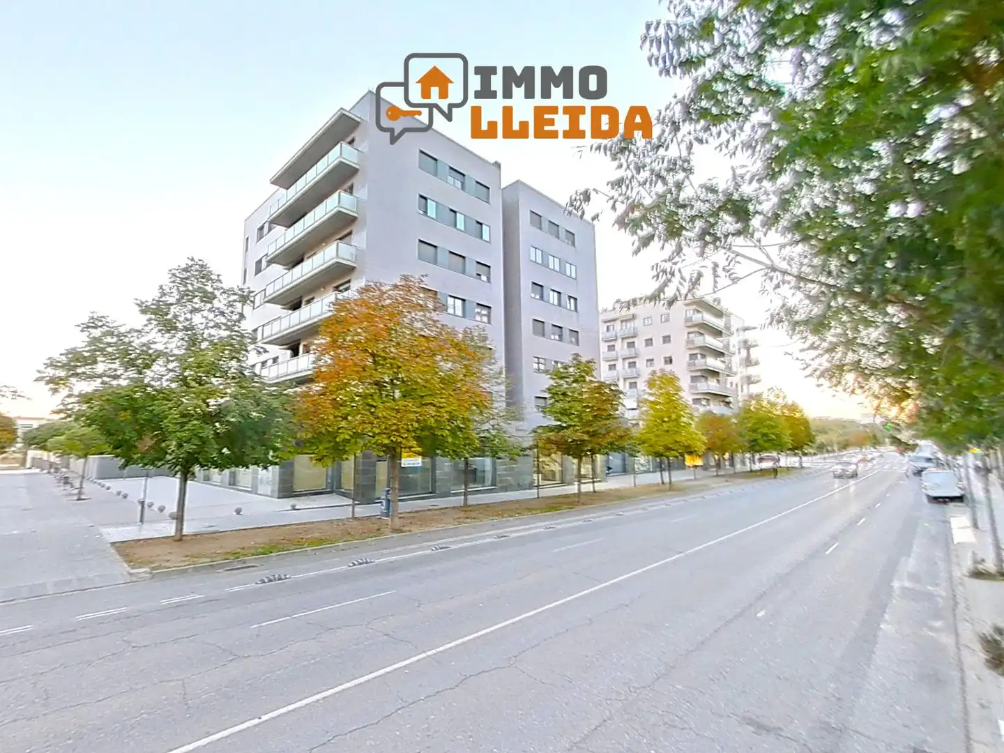Außenansicht von Wohnung zum Verkauf in Lleida mit Klimaanlage, Heizung und Privatgarten
