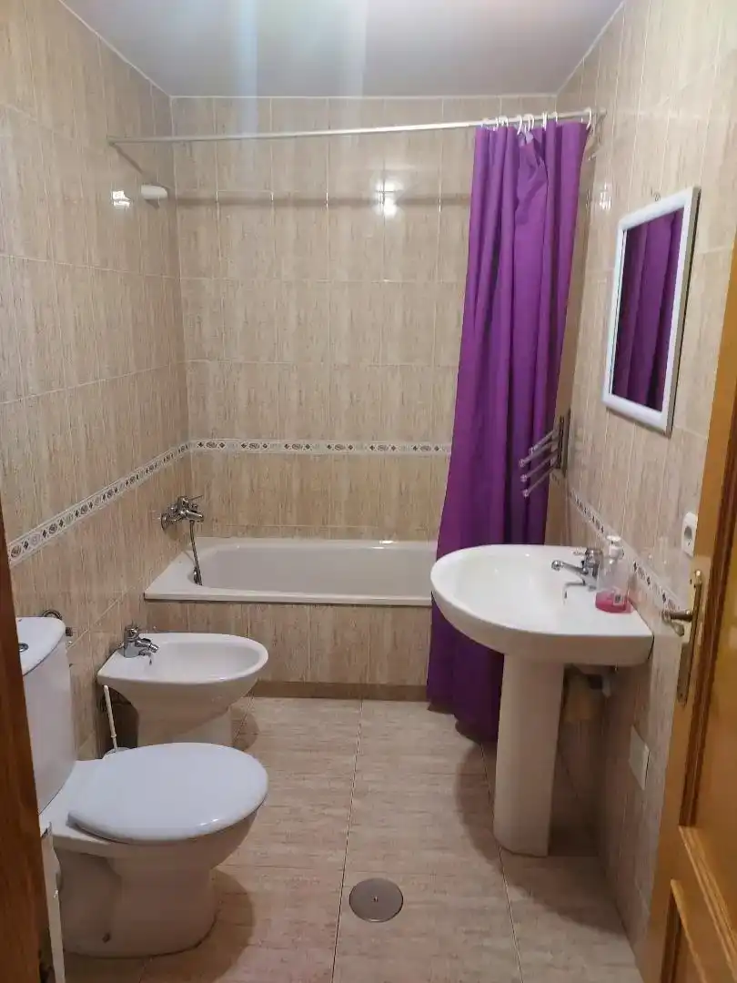 Bany de Apartament de lloguer en Orihuela amb Aire condicionat, Piscina i Balcó