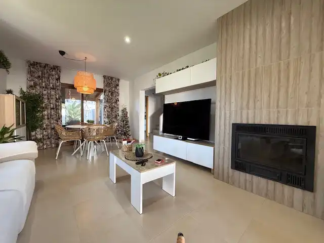 Sala d'estar de Casa adosada en venda en Chiclana de la Frontera amb Jardí privat, Terrassa i Traster