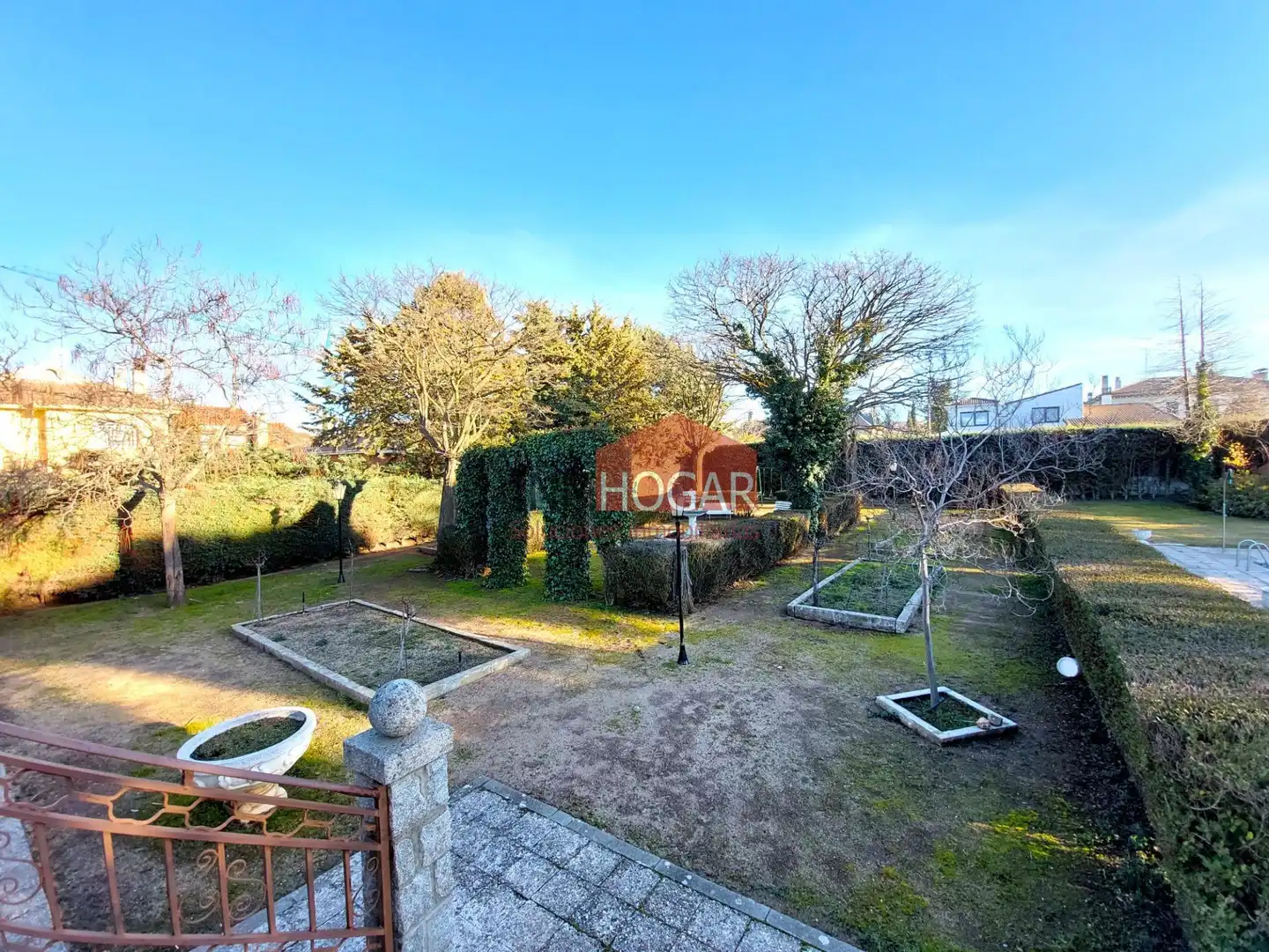 Jardí de Casa o xalet en venda en Ávila amb Calefacció, Jardí privat i Traster