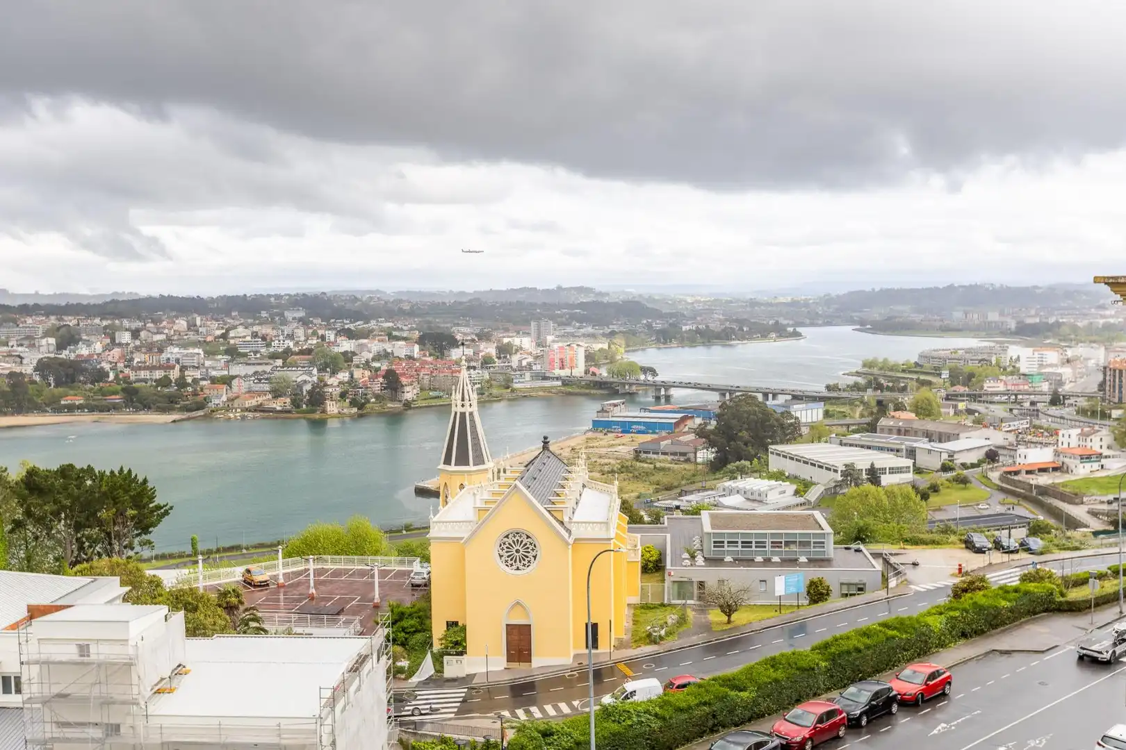 Vista exterior de Dúplex en venta en A Coruña Capital  con Jardín privado, Trastero y Piscina comunitaria