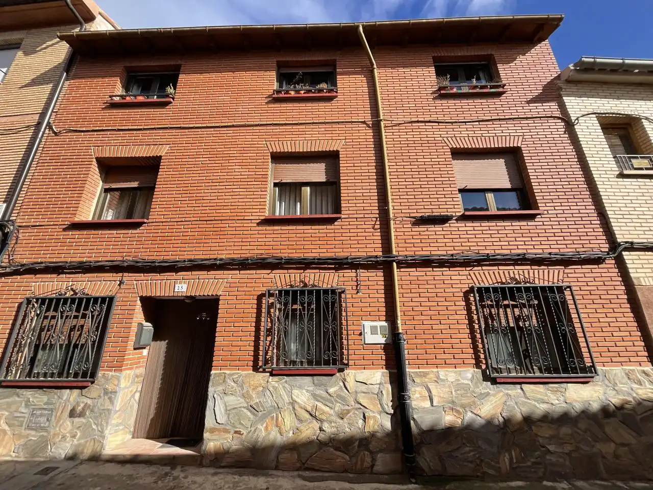 Vista exterior de Casa o chalet en venta en Alesanco con Terraza, Trastero y Amueblado