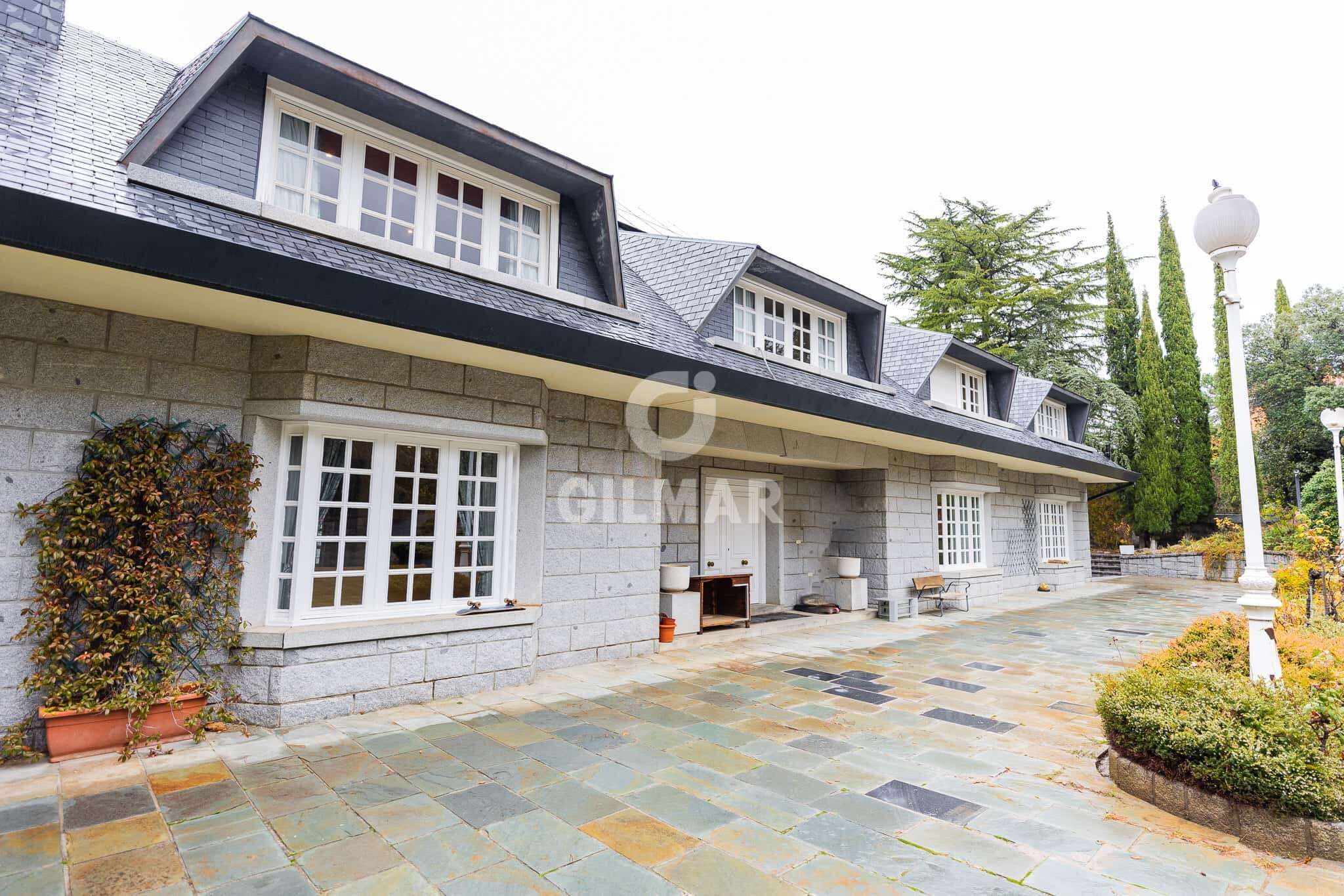 Vista exterior de Casa o xalet en venda en Collado Villalba amb Calefacció