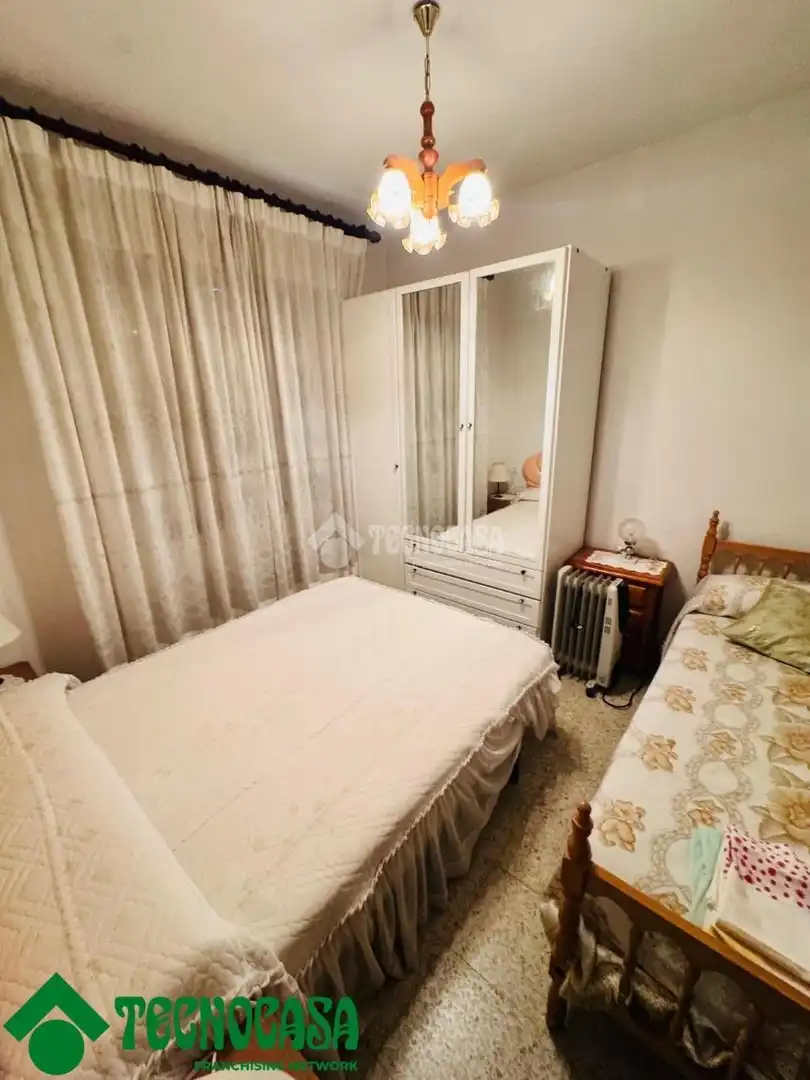 Habitación de Casa adosada en venta en Los Navalmorales con Aire acondicionado y Terraza