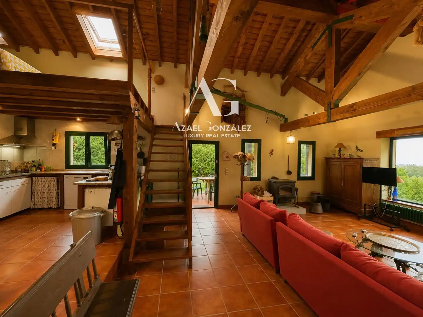 Sala d'estar de Casa o xalet en venda en Entrambasaguas amb Calefacció, Jardí privat i Traster