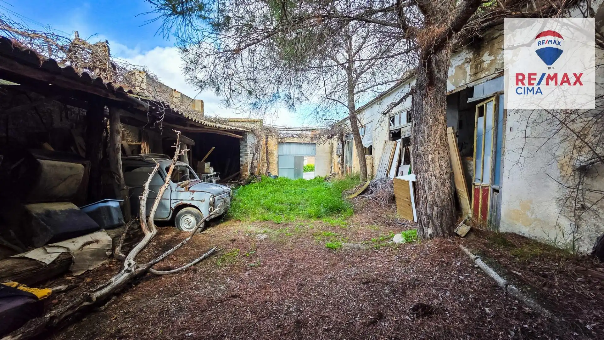 Aparcament de Nau industrial en venda en Cúllar