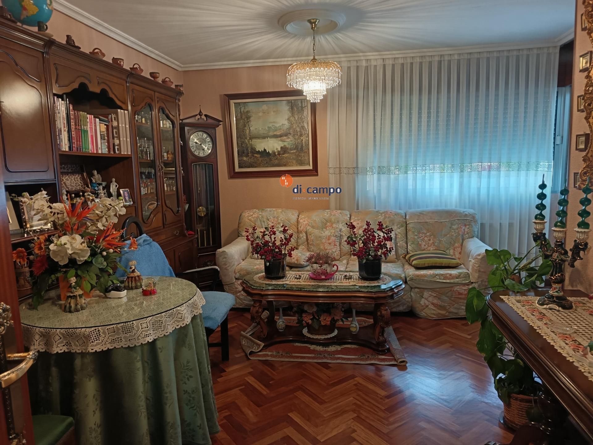 Sala d'estar de Pis en venda en Valladolid Capital amb Terrassa