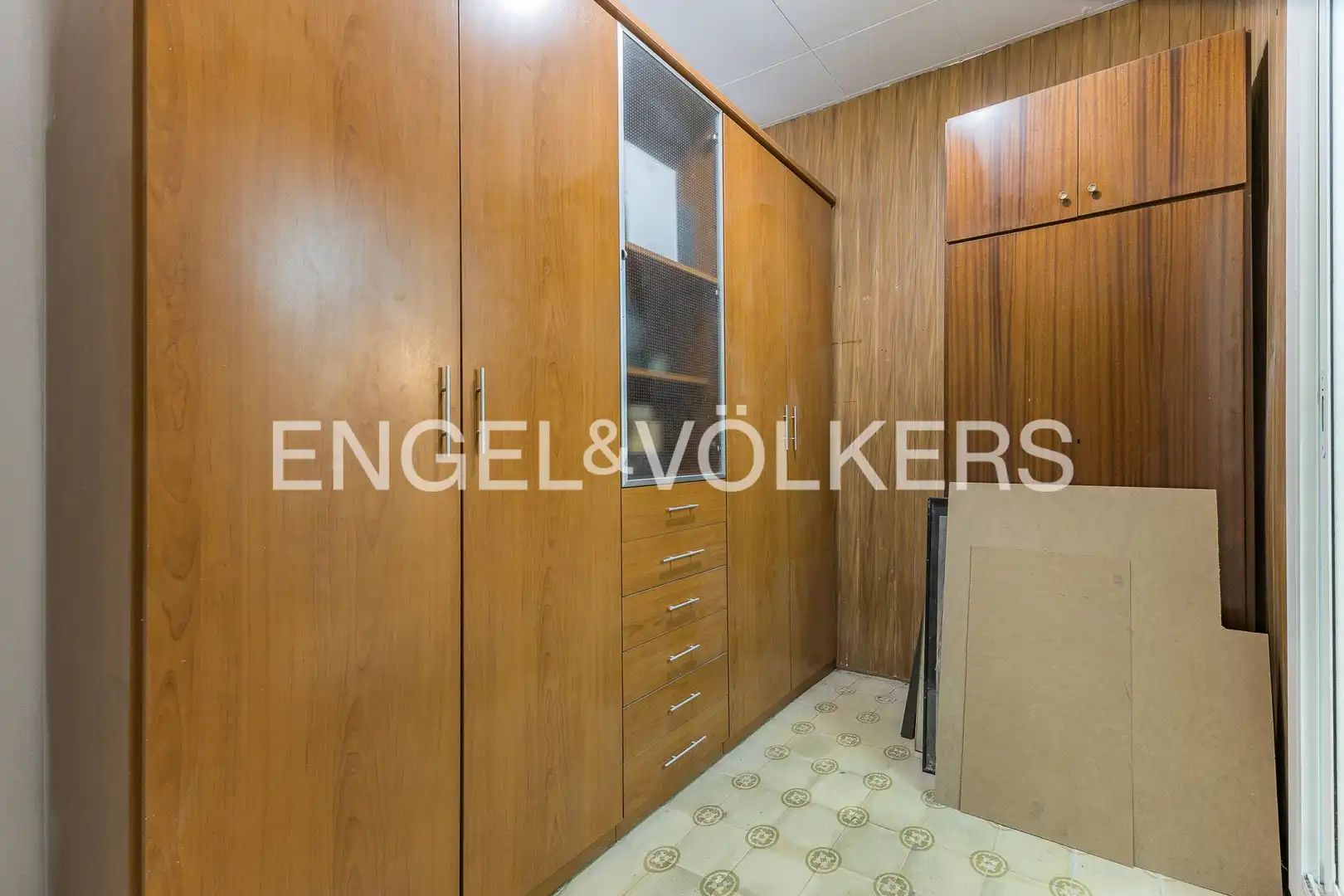 Wohnung zum Verkauf in Barcelona mit Heizung und Privatgarten