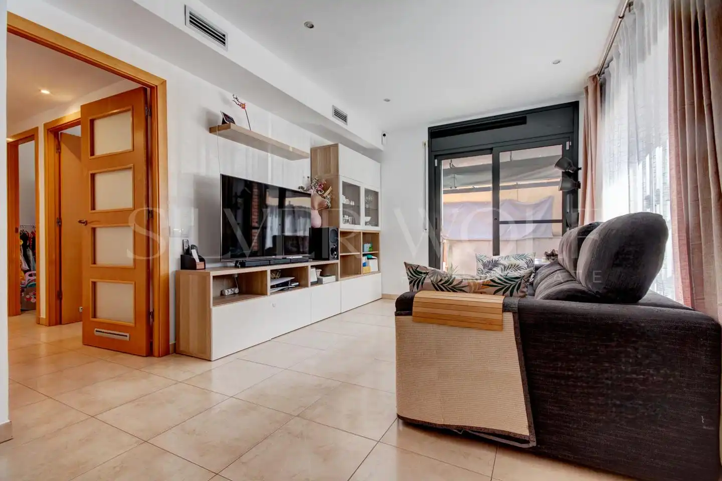 Sala d'estar de Planta baixa en venda en Castelldefels amb Aire condicionat, Terrassa i Traster