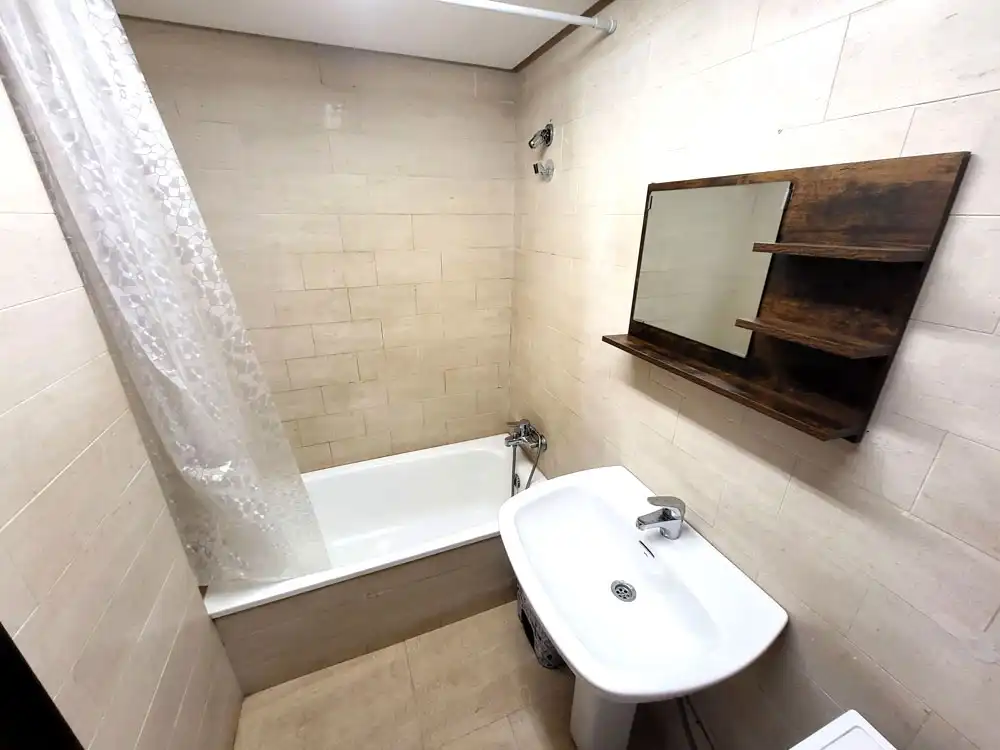 Bathroom of Study for rent in Vigo   with Furnished, Oven and Washing machine
