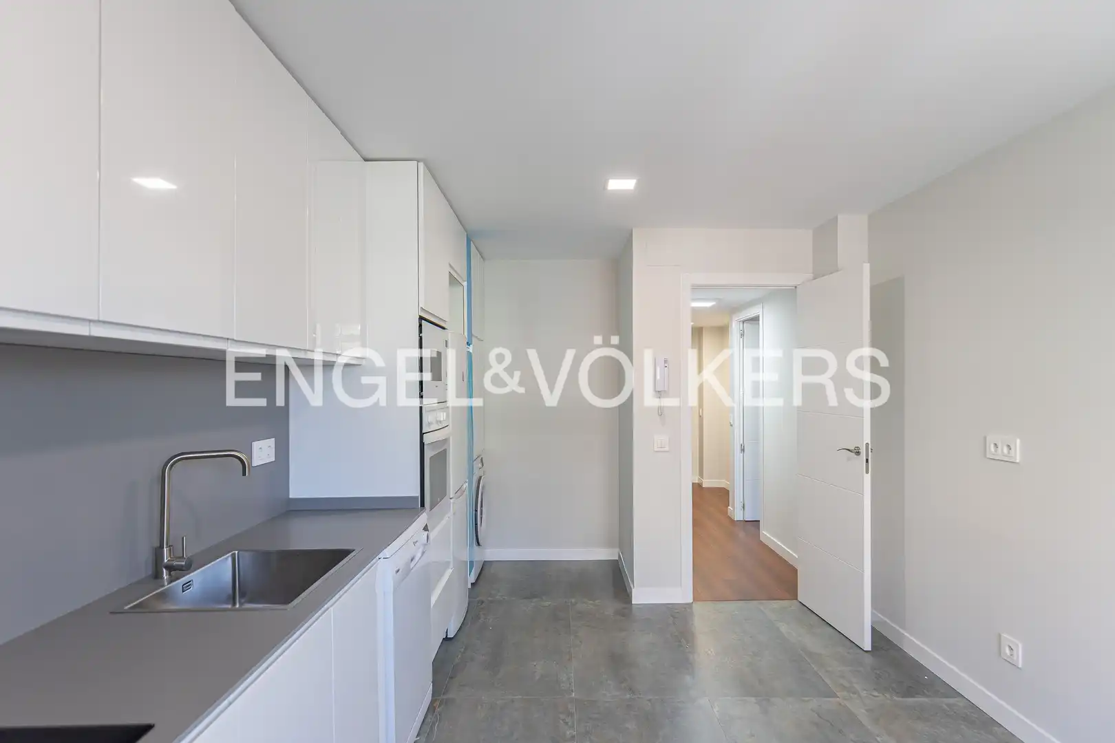 Kitchen of Flat for rent in Madrid  with Air Conditioner, Heating and Terrace