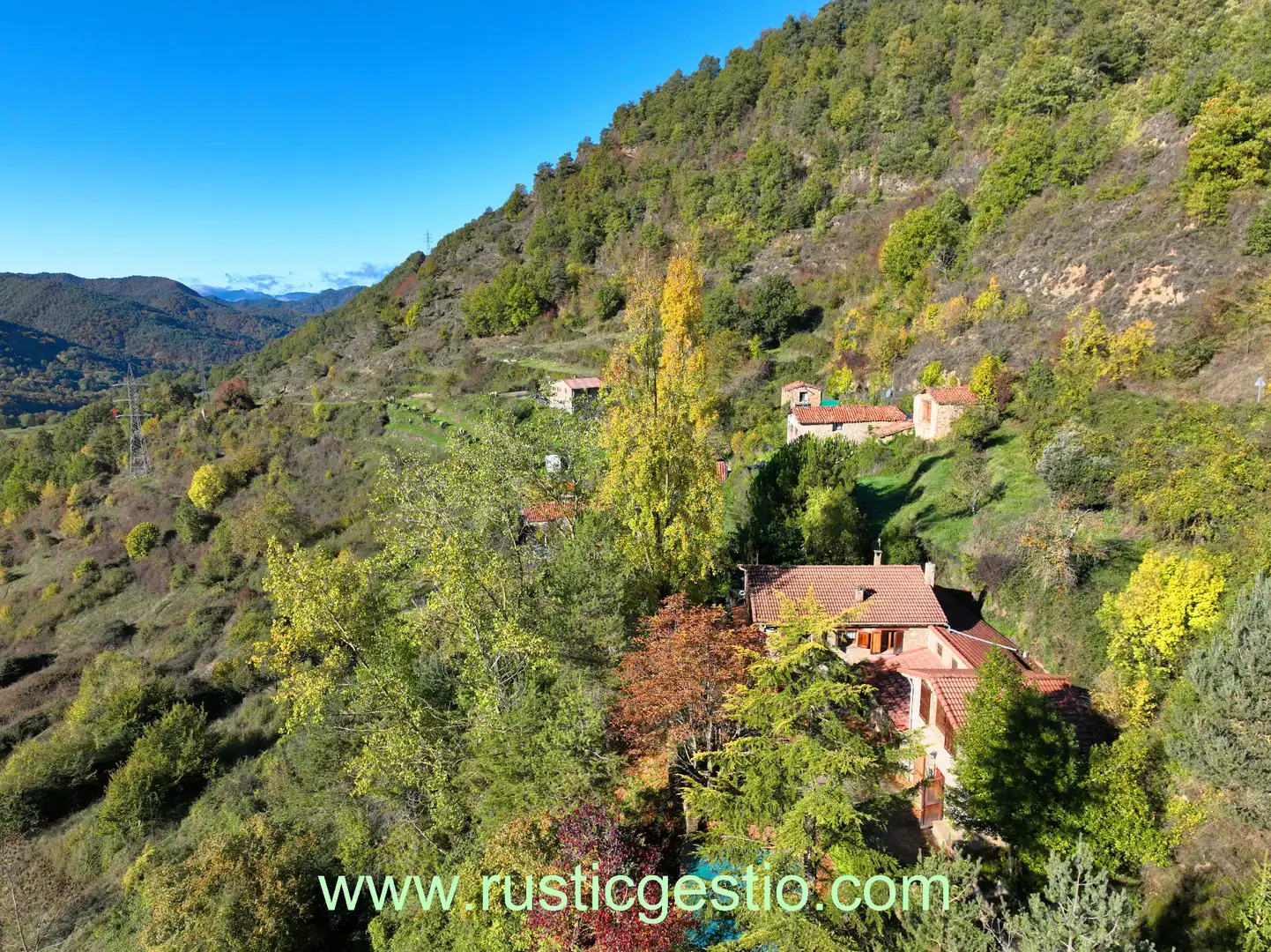 Vista exterior de Finca rústica en venta en Vallfogona de Ripollès con Jardín privado, Terraza y Piscina
