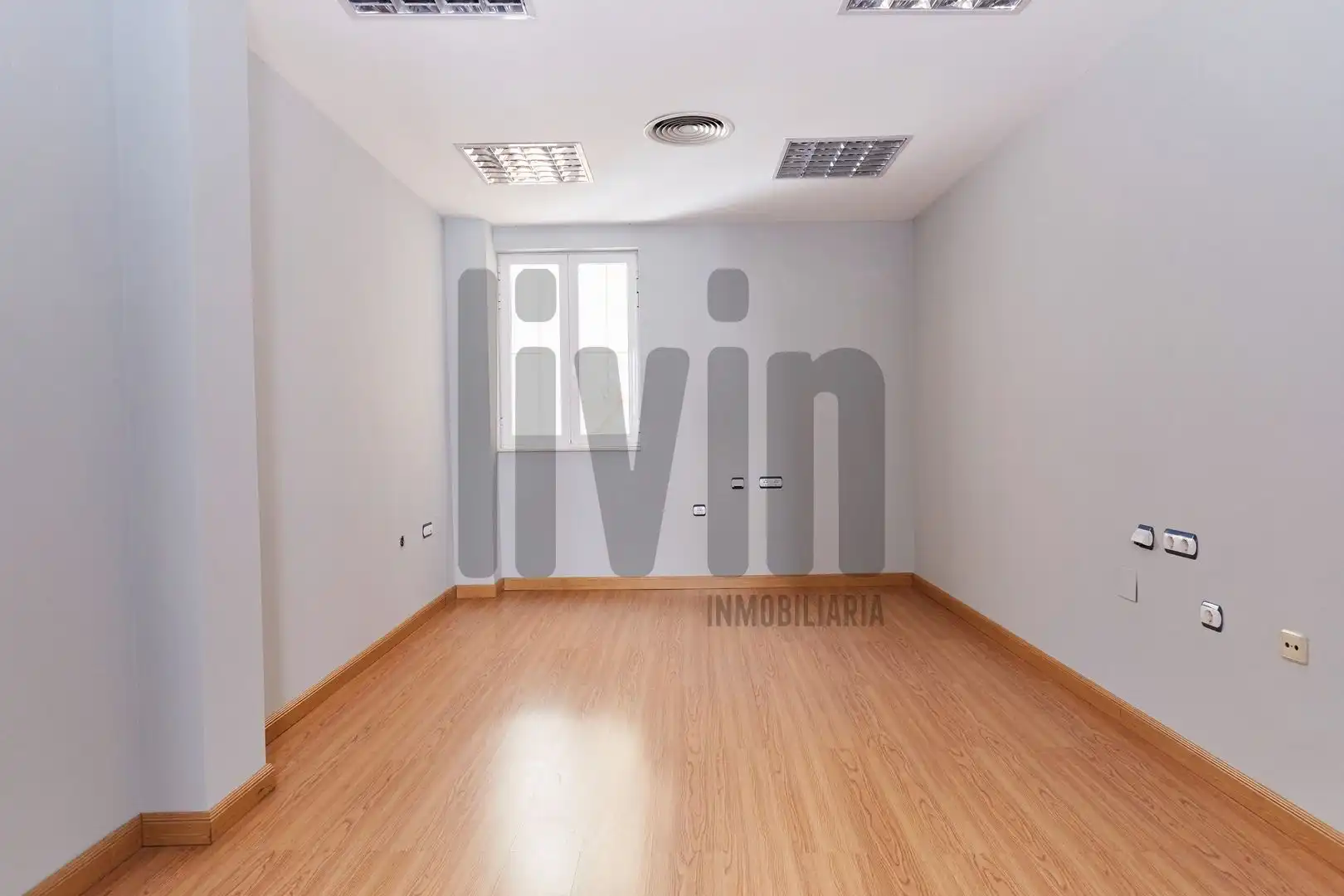 Habitación de Oficina en venta en Jaén con Aire acondicionado y Calefacción