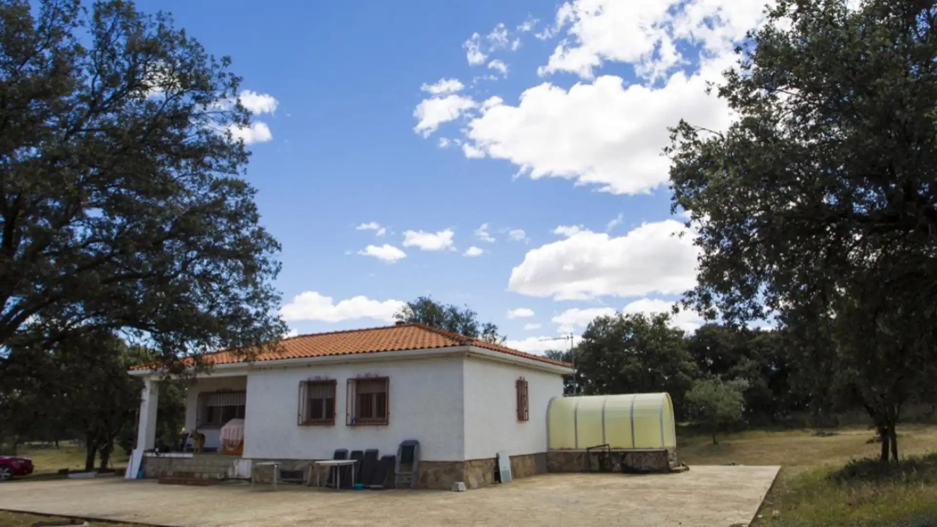 Exterior view of Country homes for sale in Navalcarnero