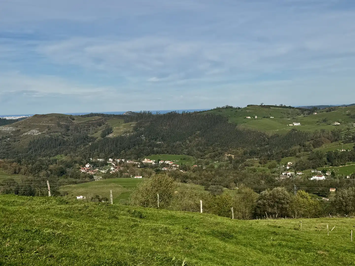 Vista exterior de Casa o xalet de lloguer en Riotuerto amb Calefacció, Terrassa i Traster