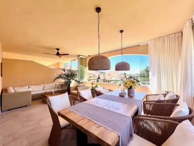 Terrasse von Wohnung zum Verkauf in Marbella mit Klimaanlage, Heizung und Terrasse