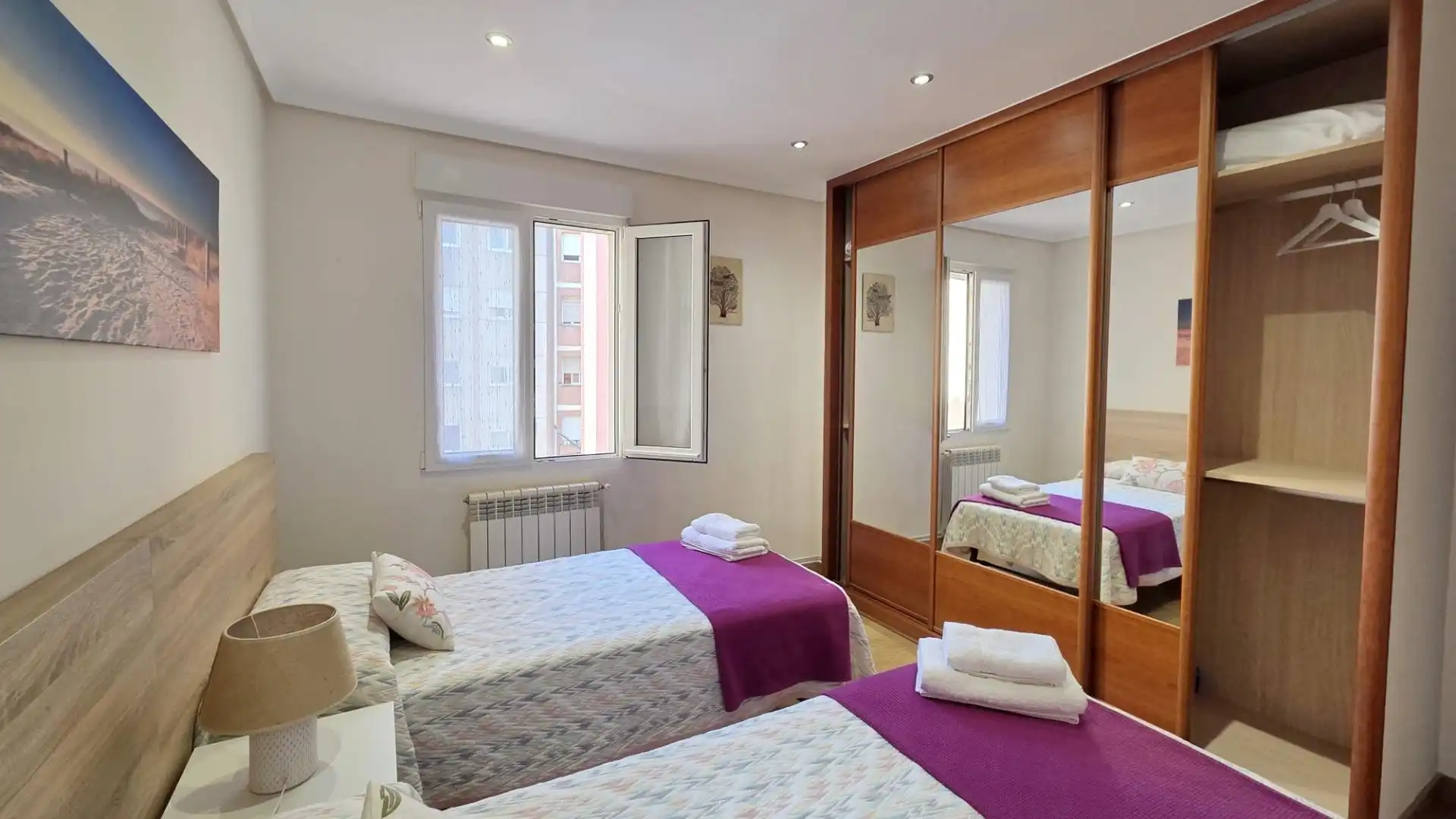 Schlafzimmer von Wohnung zur Miete in Santander mit Heizung und Möbliert