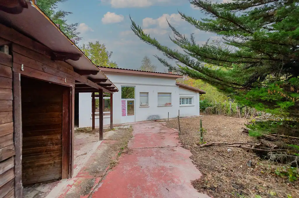 House with garden for sale in Albeniz