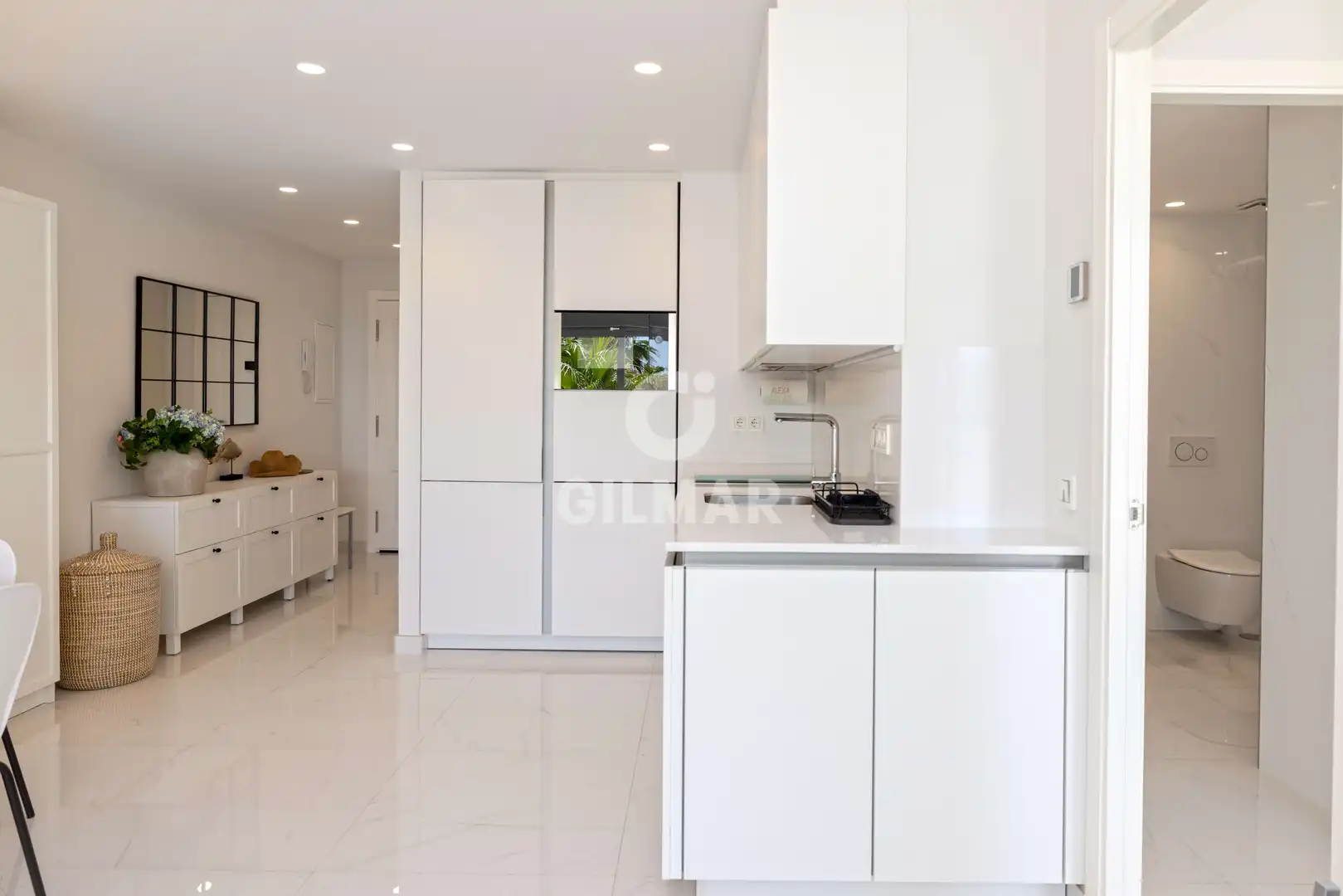 Cuina de Apartament en venda en Marbella amb Calefacció, Jardí privat i Traster