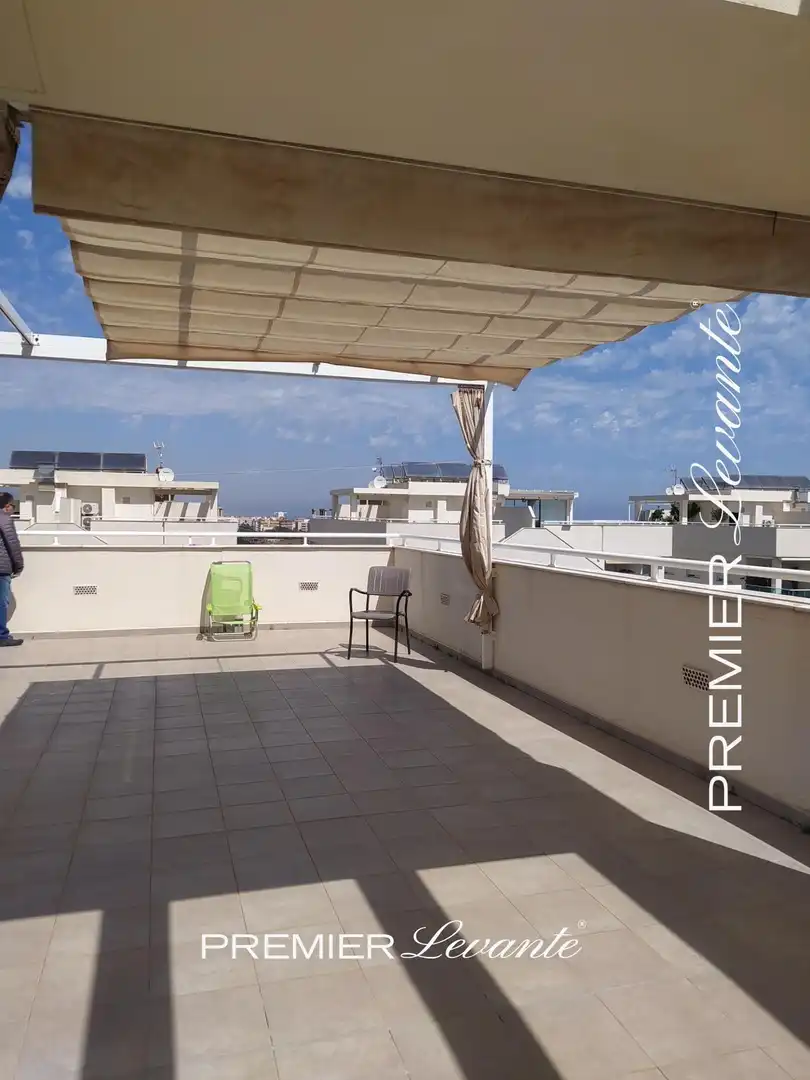 Terrasse von Dachboden zum Verkauf in Piles mit Klimaanlage, Privatgarten und Terrasse