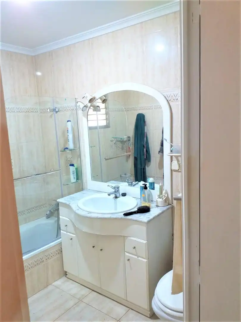 Baño de Casa adosada en venta en Vinalesa con Aire acondicionado, Calefacción y Jardín privado