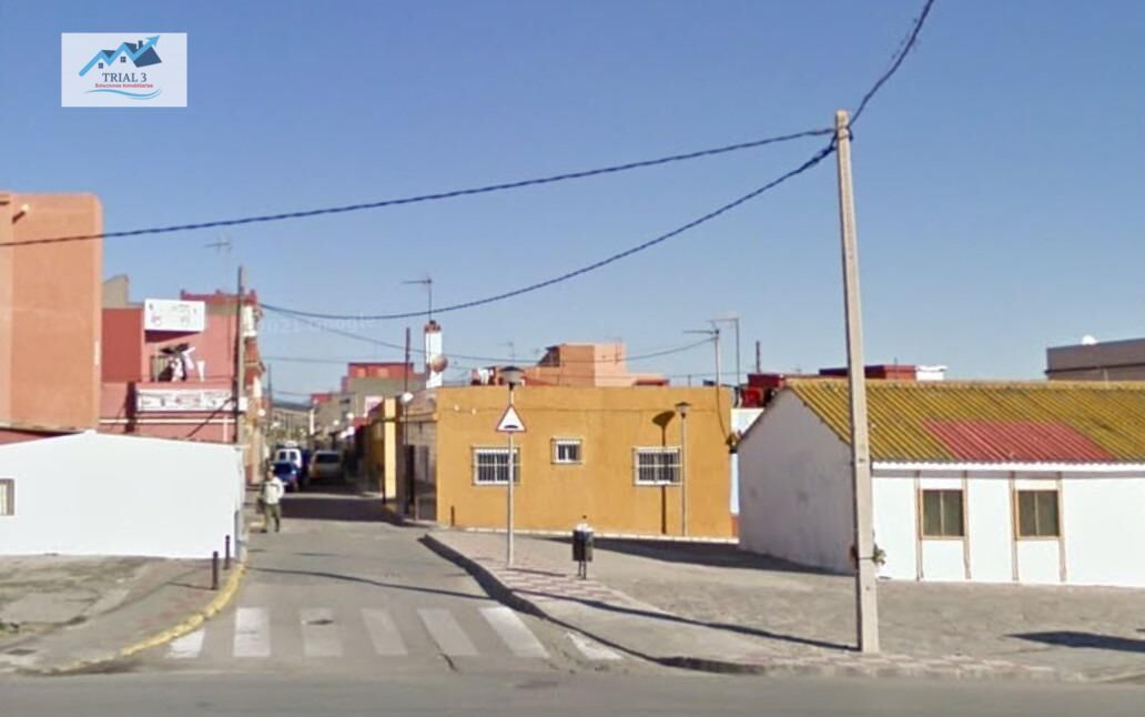 Vista exterior de Nau industrial en venda en La Línea de la Concepción