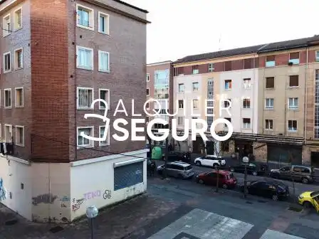 Vista exterior de Piso de alquiler en Vitoria - Gasteiz con Calefacción, Terraza y Trastero