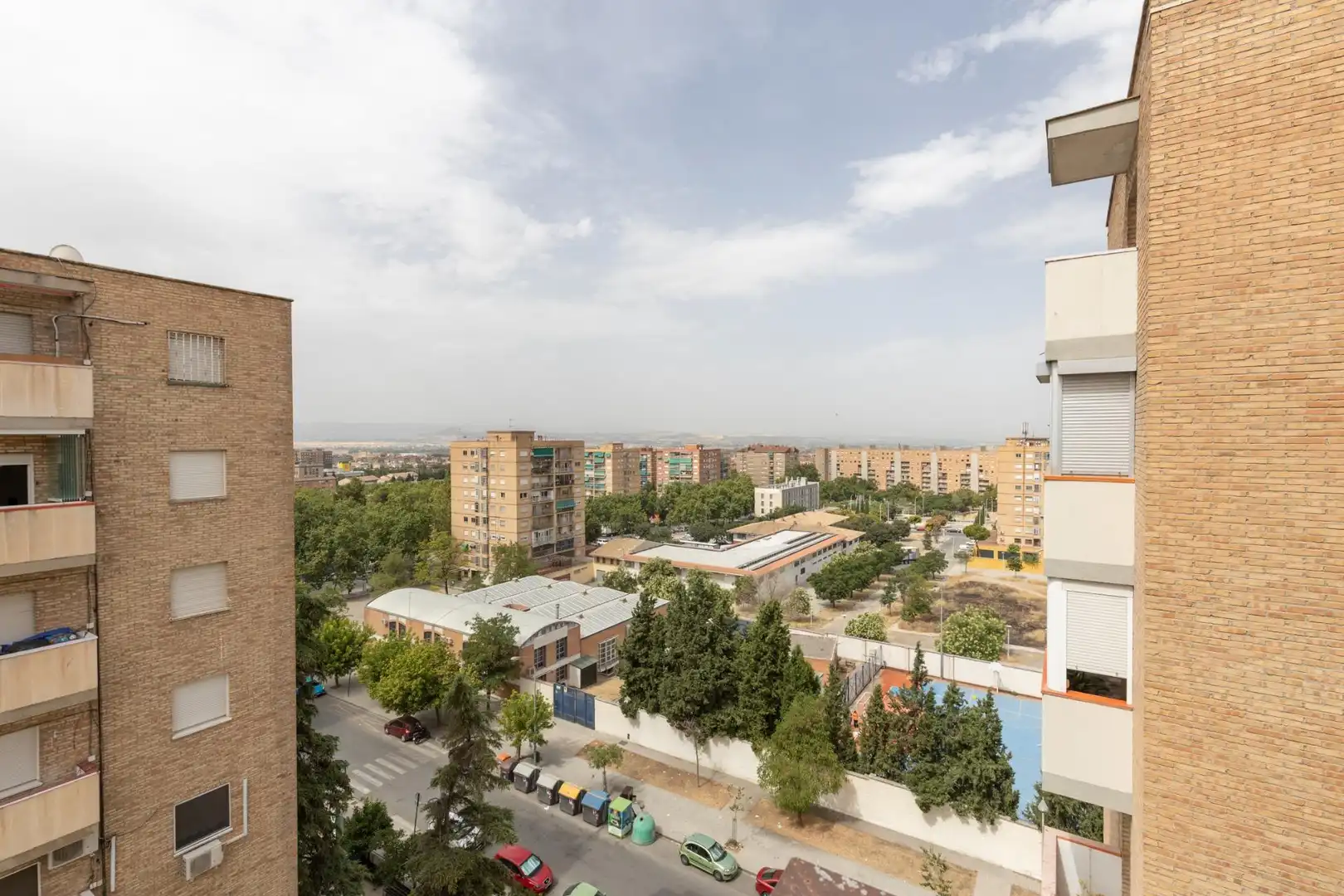 Vista exterior de Piso en venta en Granada con Terraza y Balcón