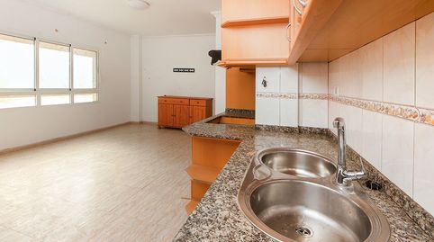 Foto 5 de Piso en venta en C/ Princesa Teseida, Cruce de Arinaga, Agüimes