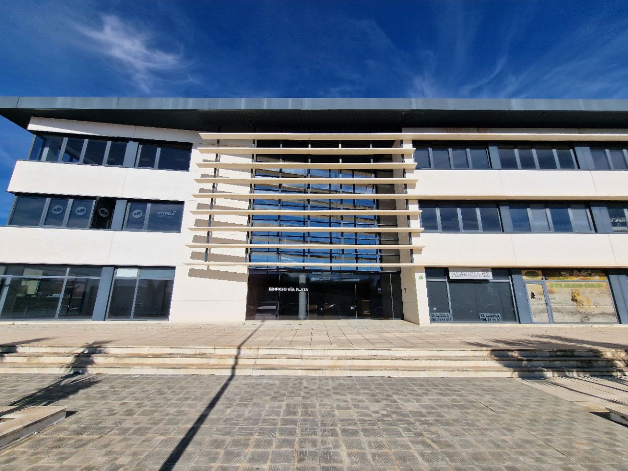 Premises to rent in N/A, Salteras