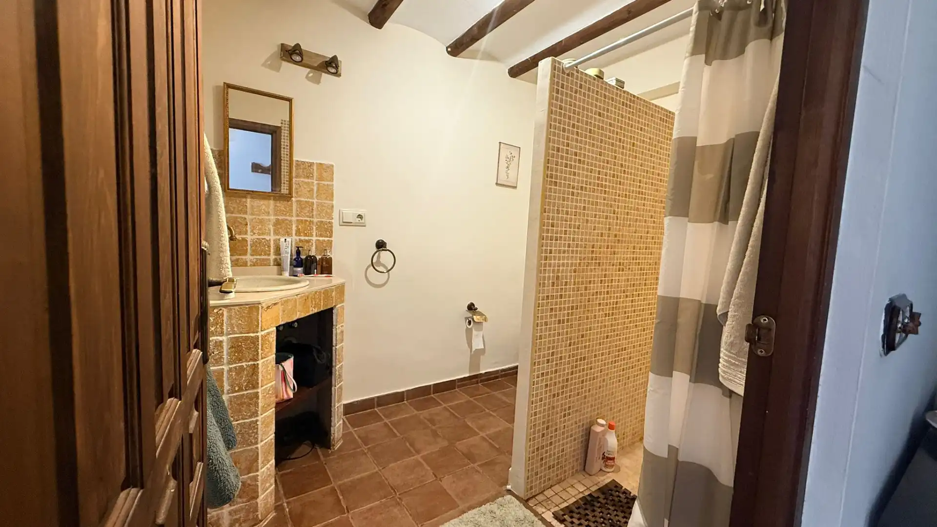 Baño de Casa adosada en venta en Castellote con Calefacción, Terraza y Trastero
