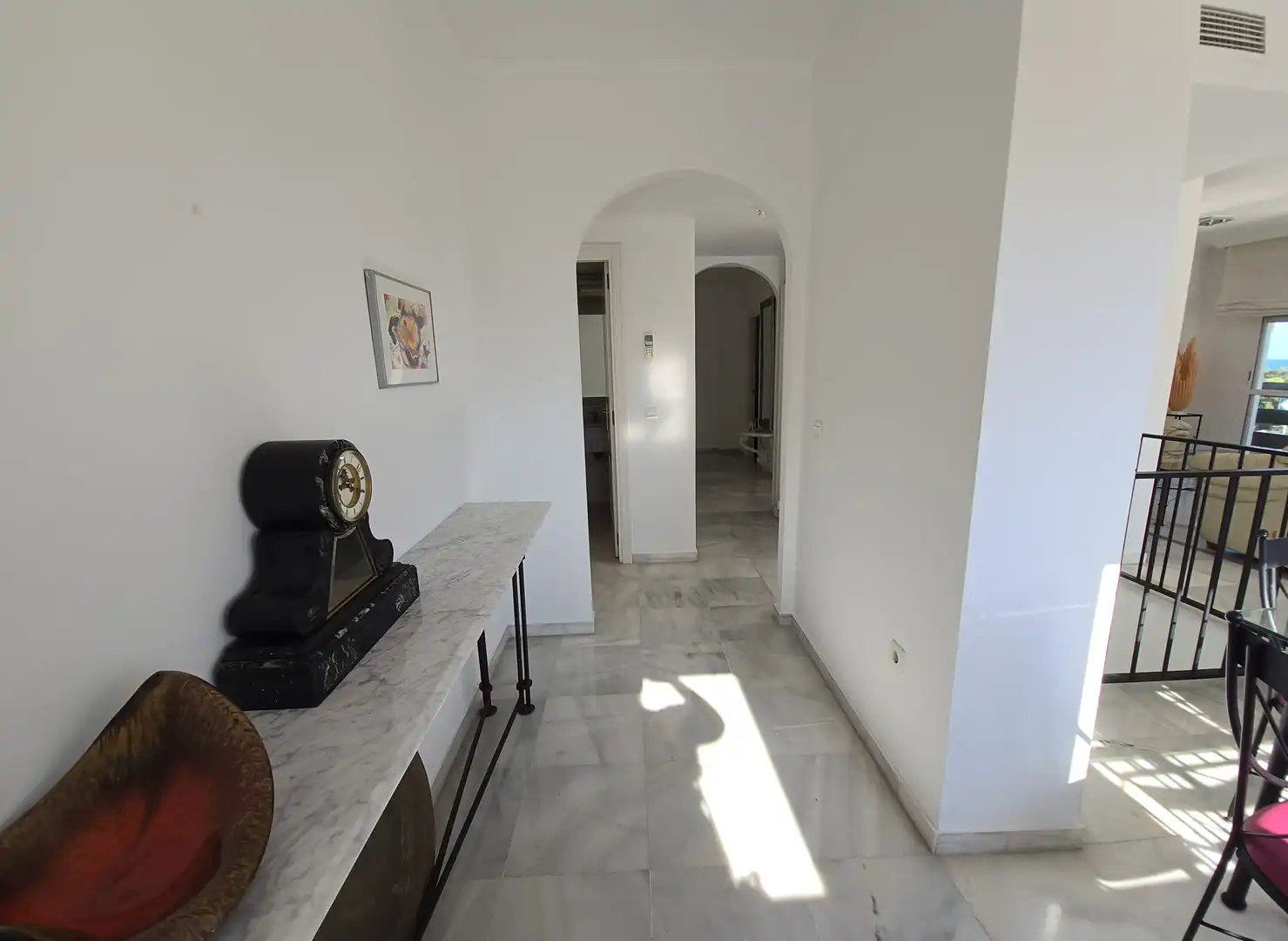 Dachboden zur Miete in Marbella mit Klimaanlage, Terrasse und Möbliert