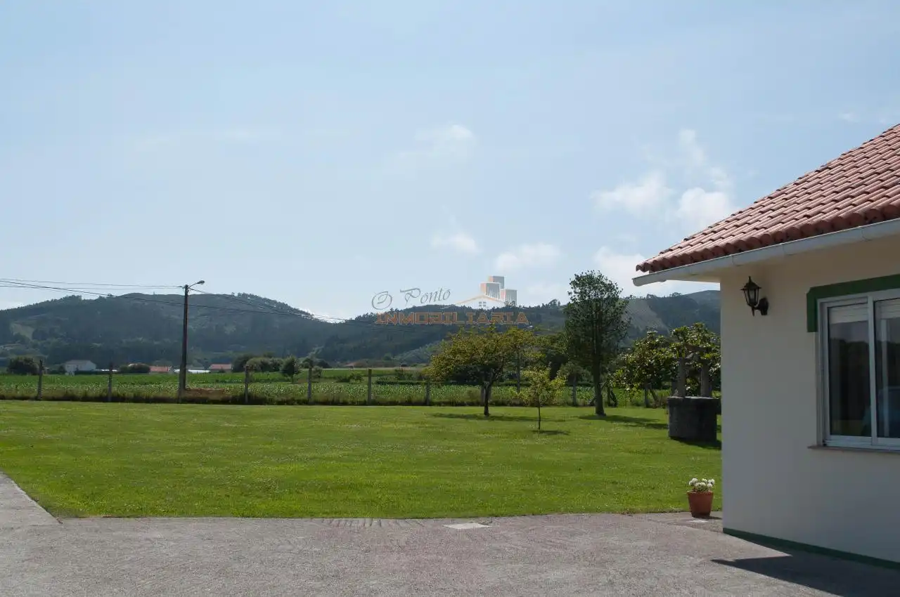 Jardín de Casa o chalet en venta en Narón con Calefacción y Jardín privado
