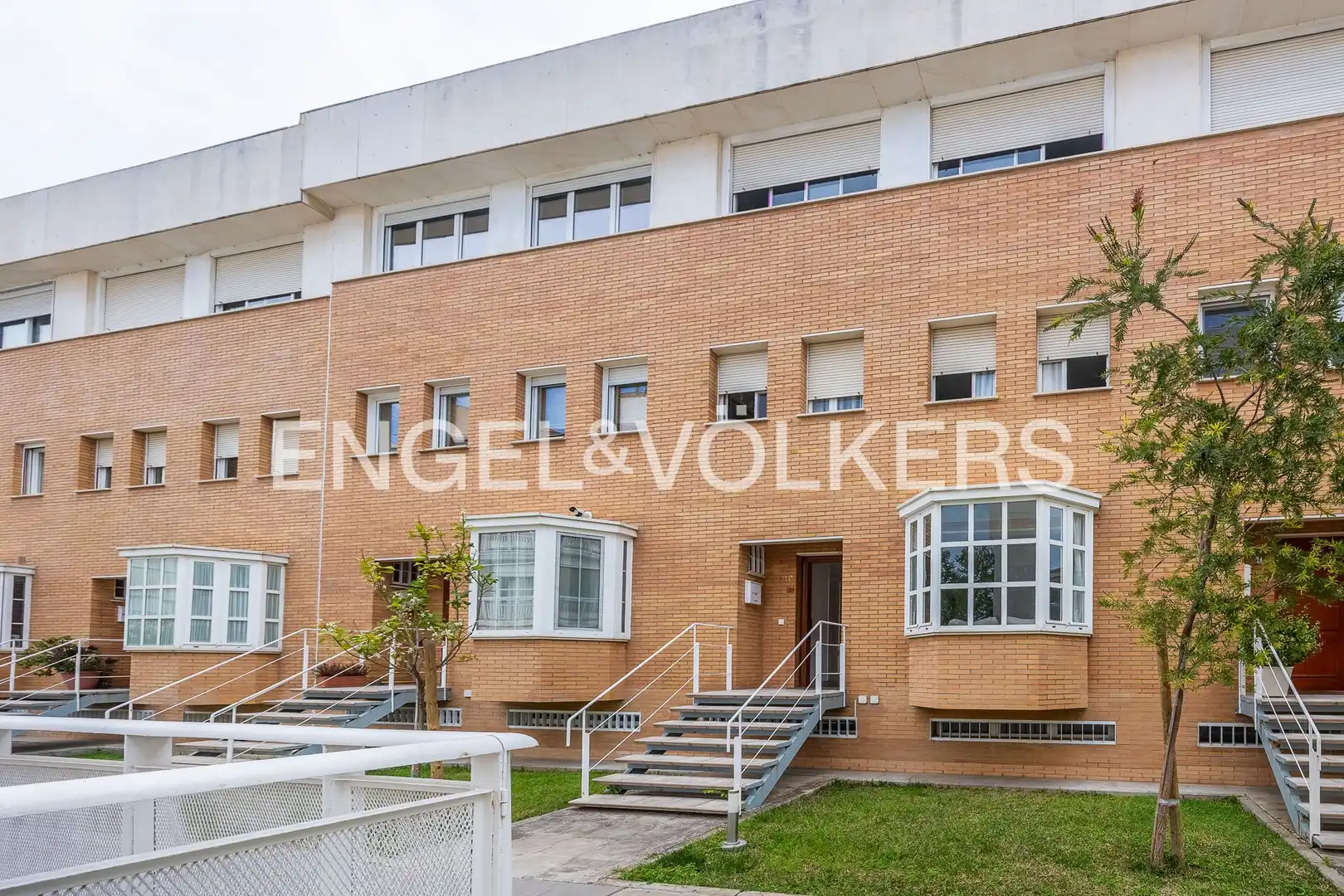 Exterior view of Houses for sale in Sevilla  with Air Conditioner, Heating and Private garden