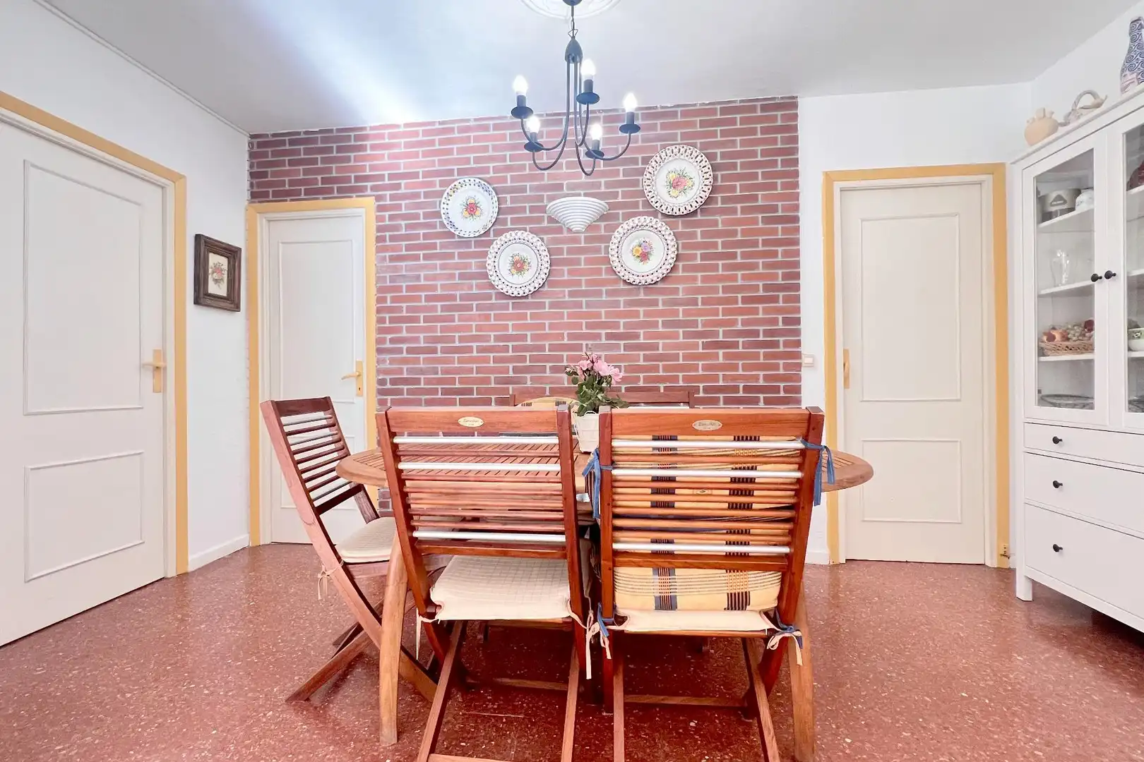 Piso en venta en Calle CIUDAD DE PORCUNA, La Carihuela - Los Nidos