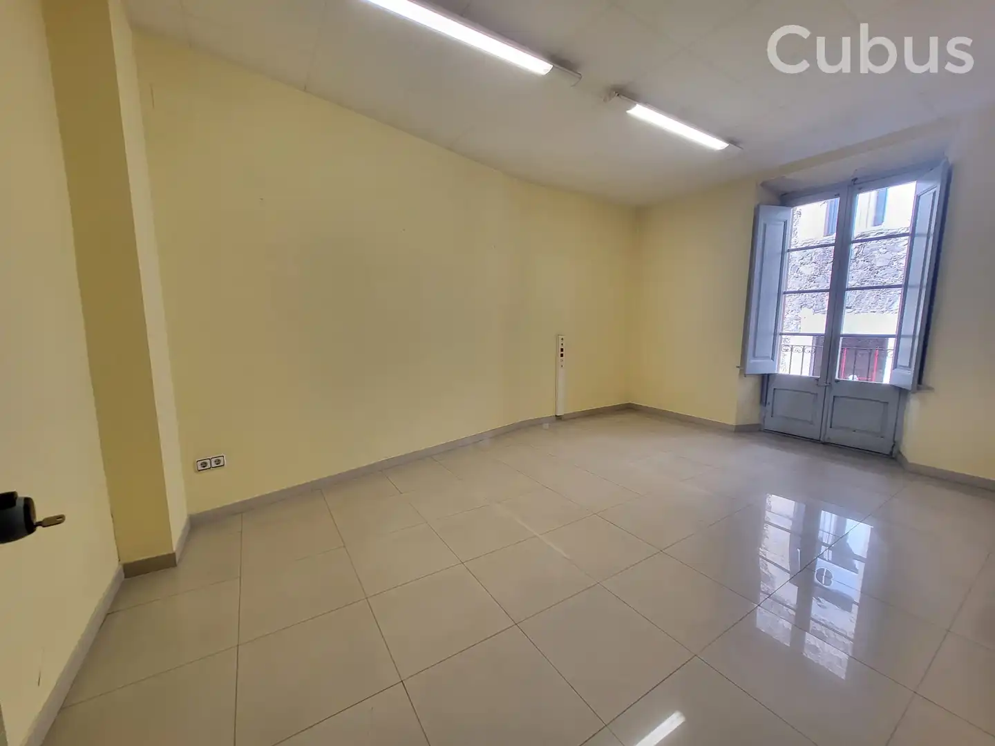 Piso en venta en Olot con Terraza y Balcón