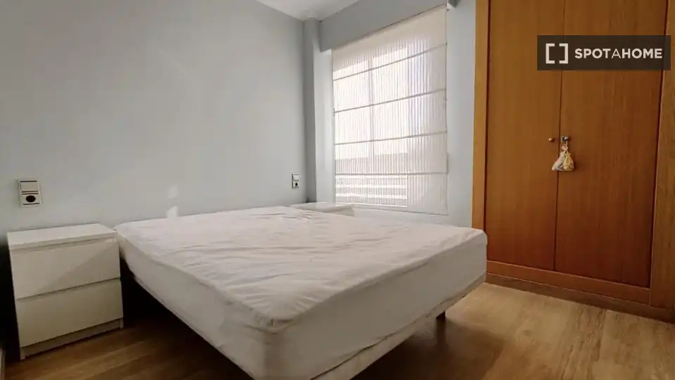 Dormitori de Apartament per a compartir en Alicante / Alacant amb Aire condicionat, Terrassa i Moblat
