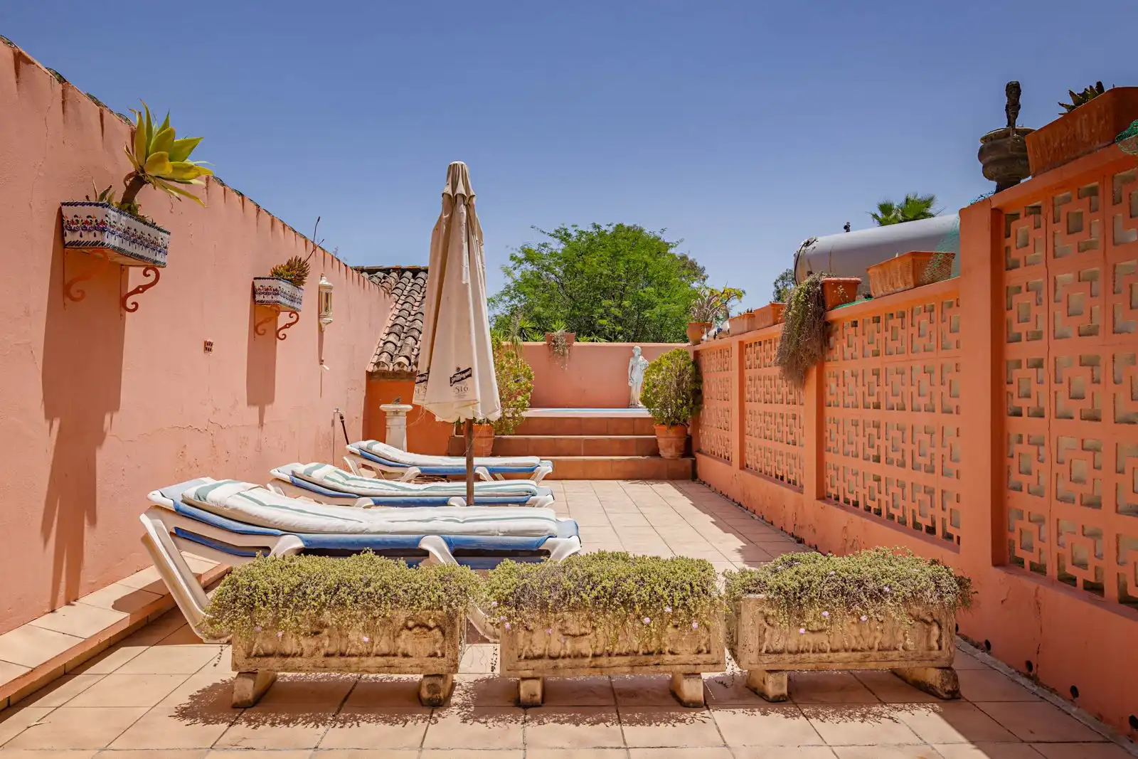 Terrassa de Casa o xalet en venda en Manilva amb Aire condicionat, Jardí privat i Terrassa