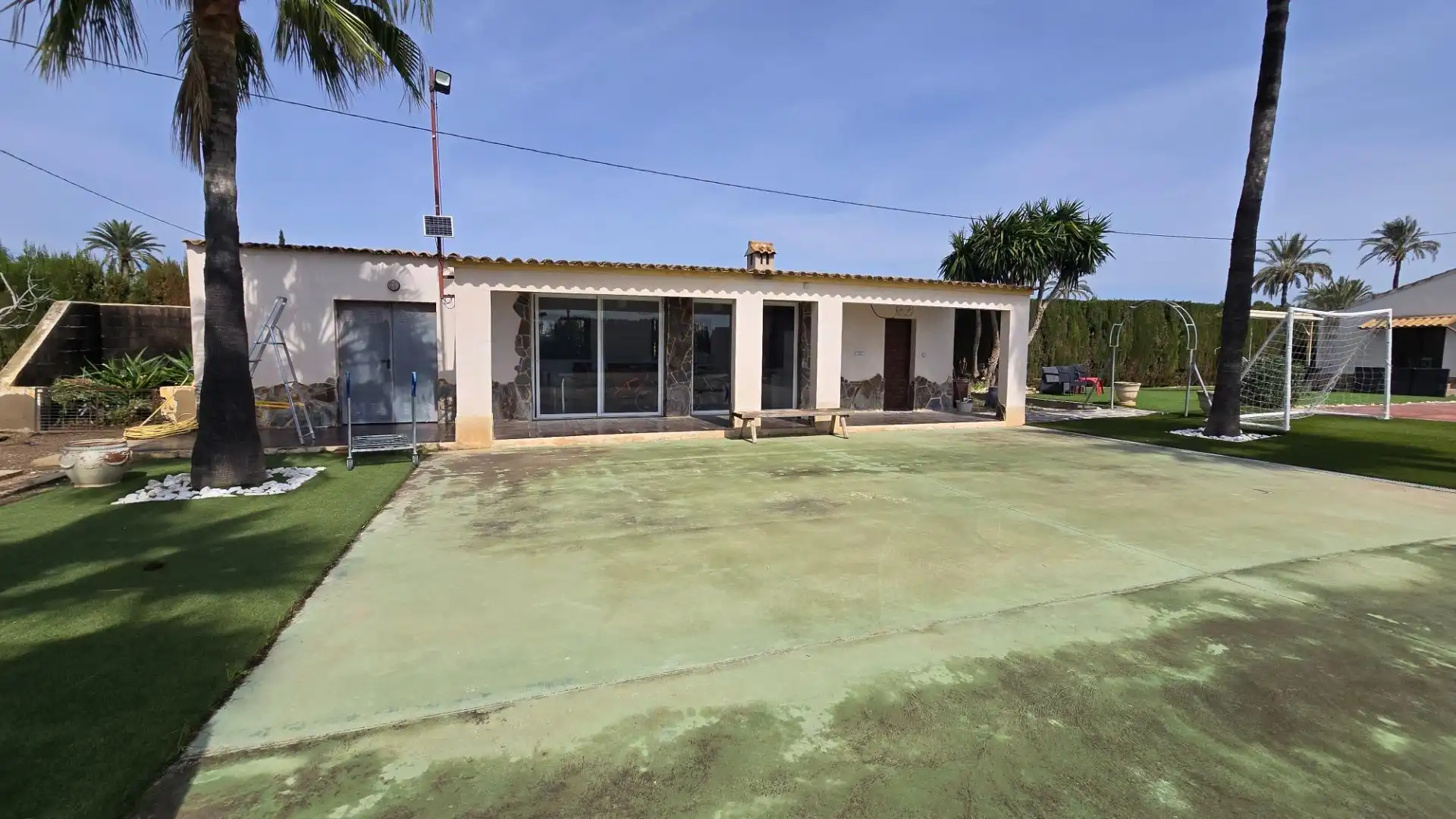 Exterior view of Houses for sale in Elche / Elx  with Air Conditioner, Private garden and Terrace