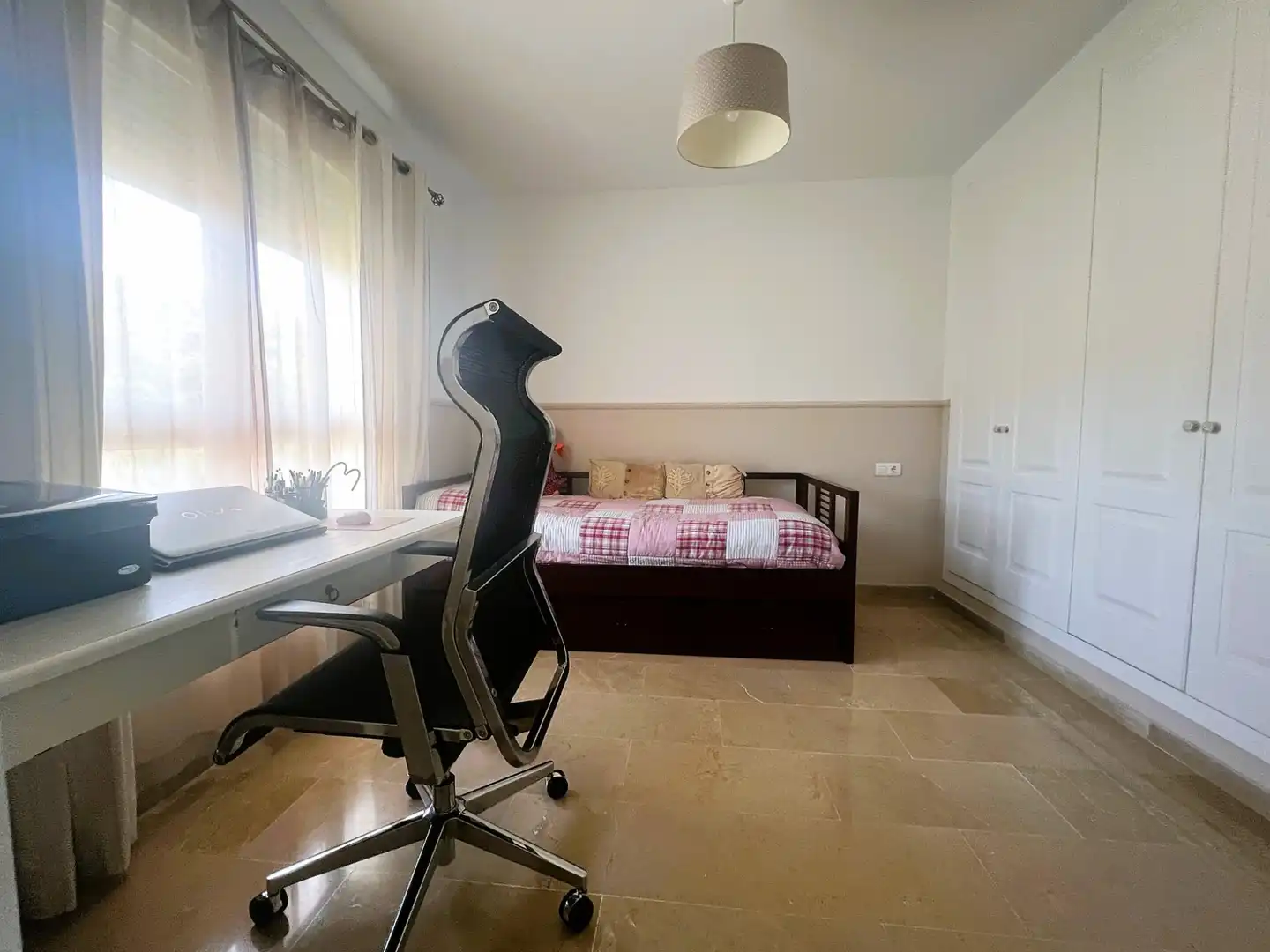 Dormitori de Apartament en venda en Mijas amb Aire condicionat, Terrassa i Traster