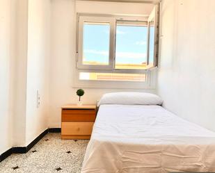 Flat to share in Carrer de Ramon Muntaner, 33, Avenida de la Paz