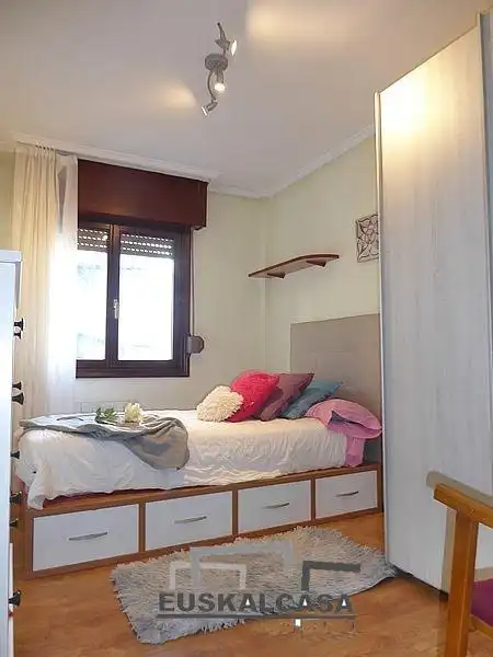 Schlafzimmer von Wohnung zum Verkauf in Bilbao  mit Heizung und Parkett