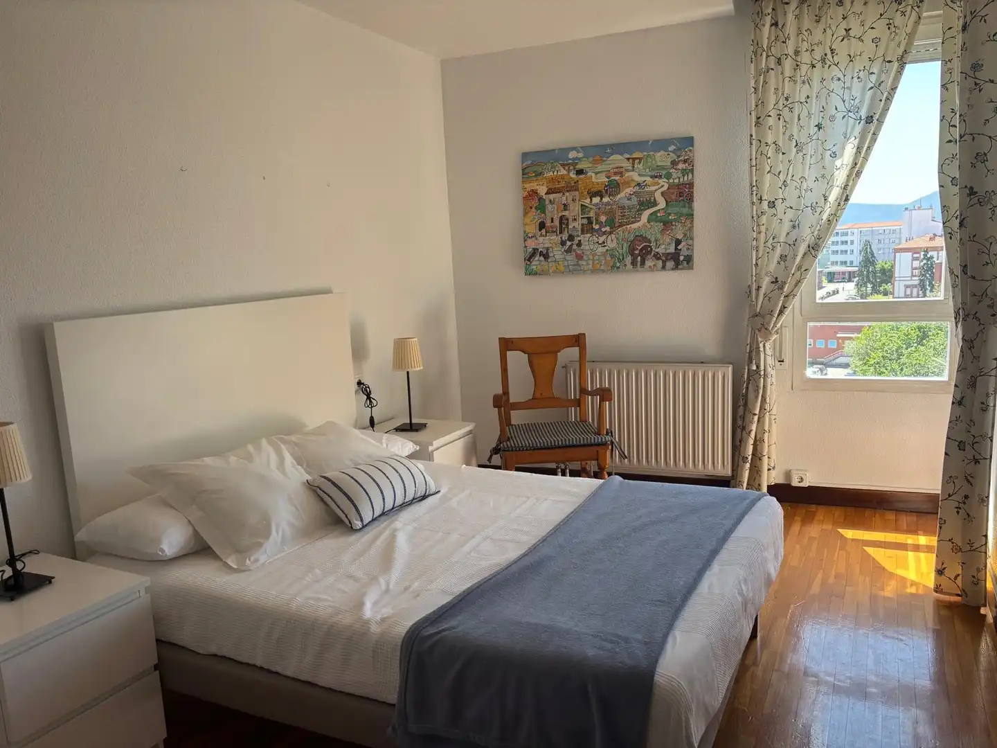 Habitación de Piso de alquiler en  Pamplona / Iruña con Calefacción, Parquet y Terraza
