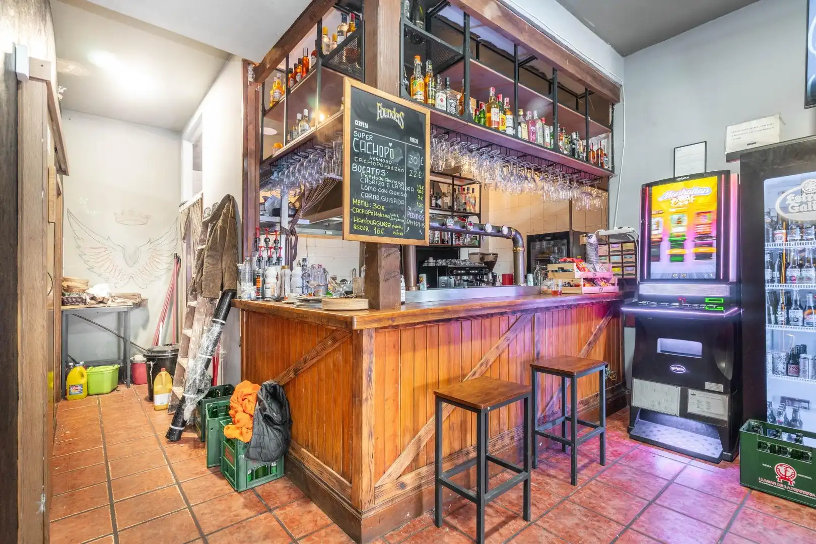 Commercial properties for rent in Parres