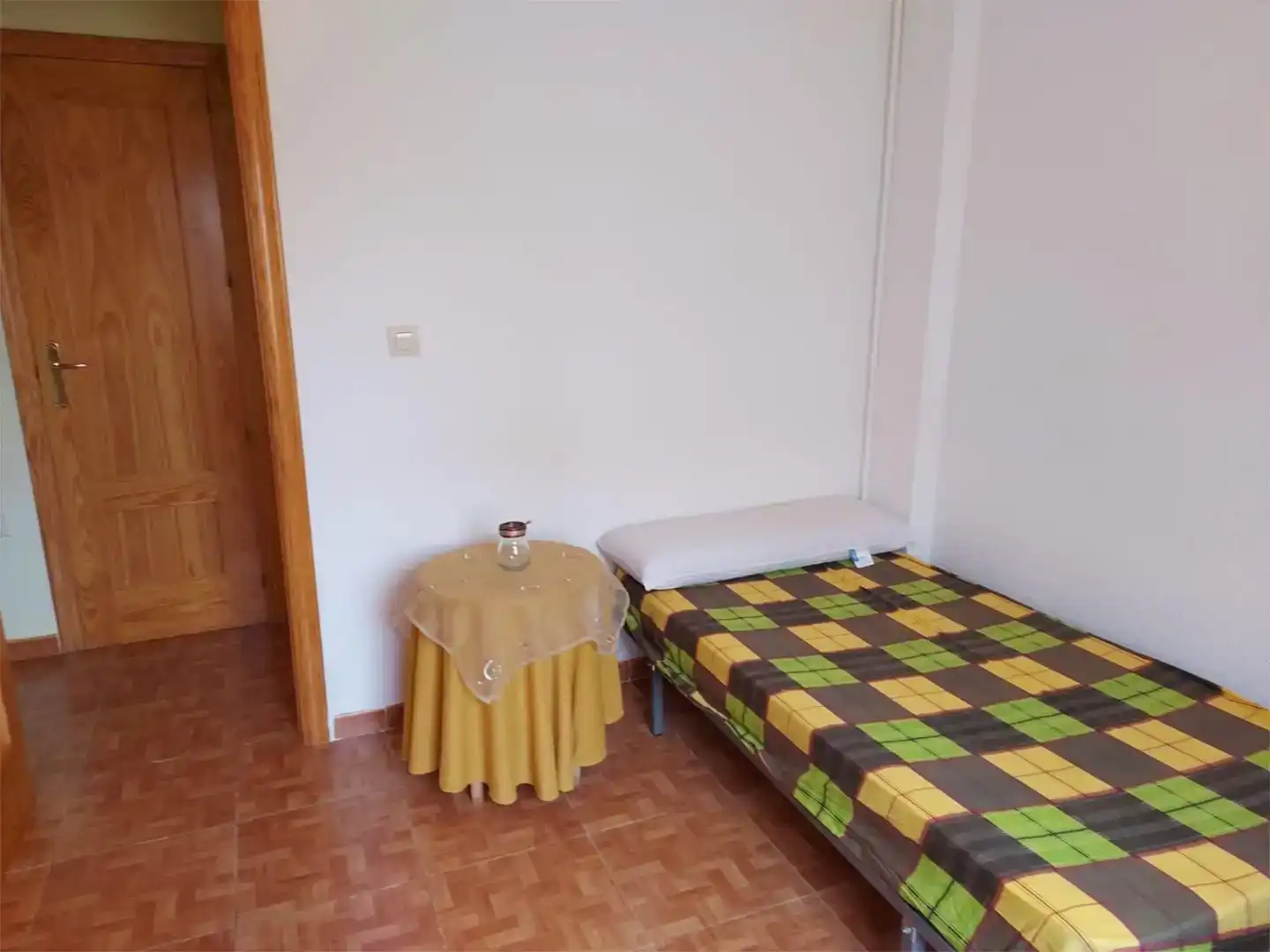 Dormitori de Pis per a compartir en Albacete amb Jardí privat, Moblat i Balcó