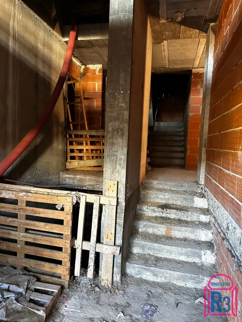 Buildings for sale in La Ermita, Villaquilambre