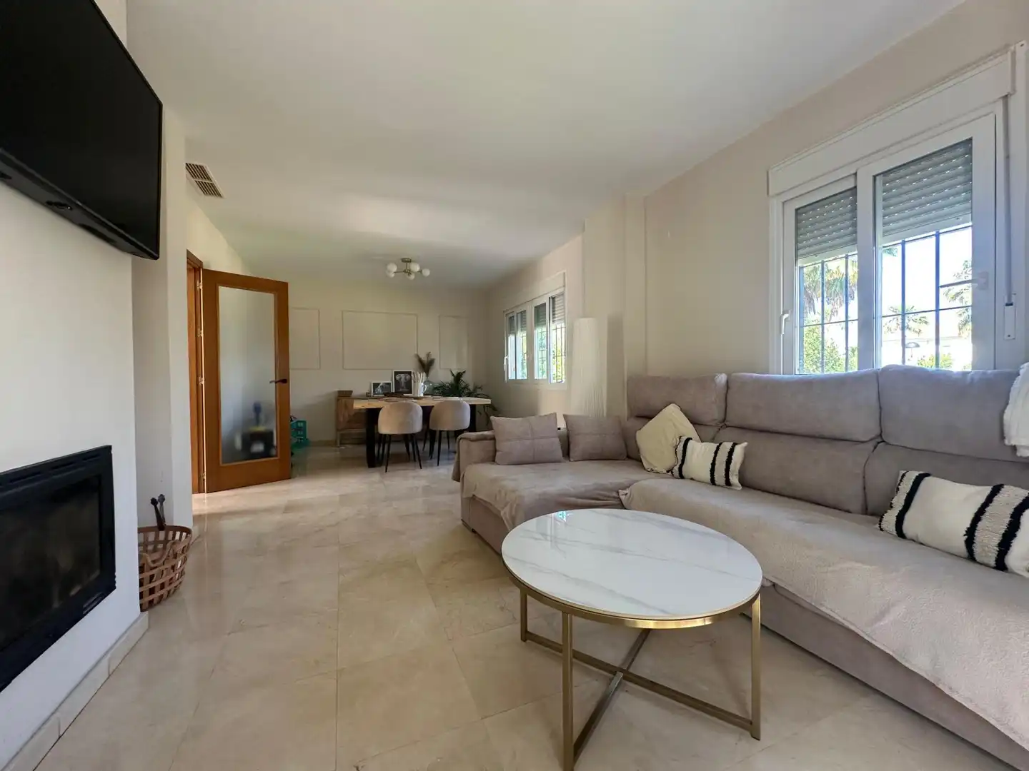 Living room of Detached homes for sale in Jerez de la Frontera  with Balcony and Community pool