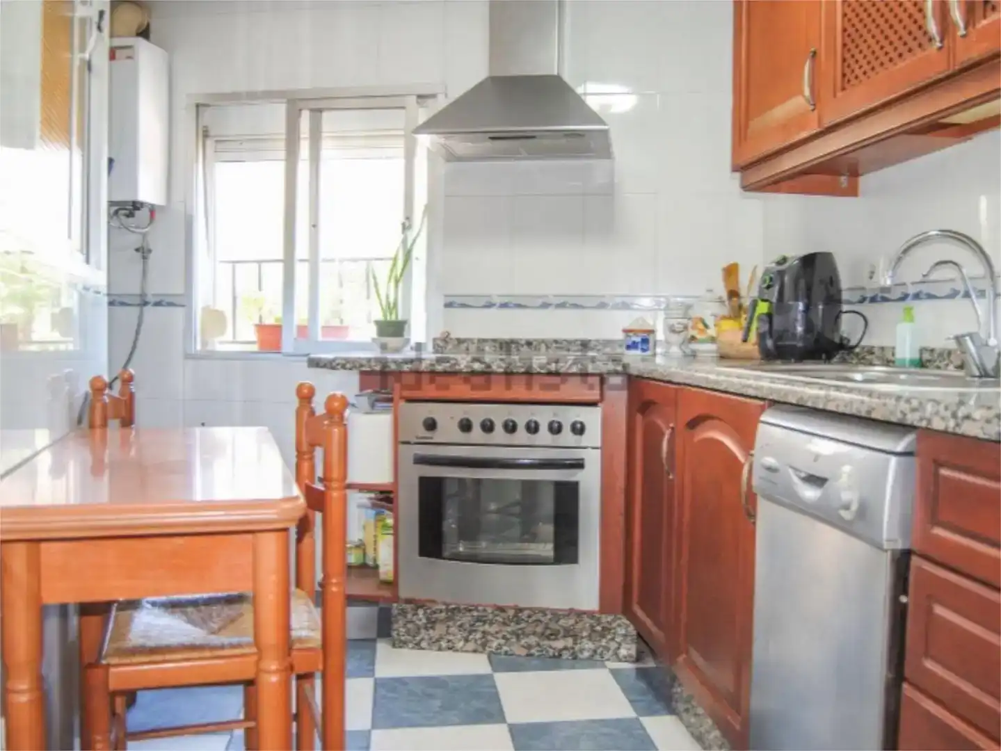 Cuina de Casa adosada en venda en Marbella amb Balcó